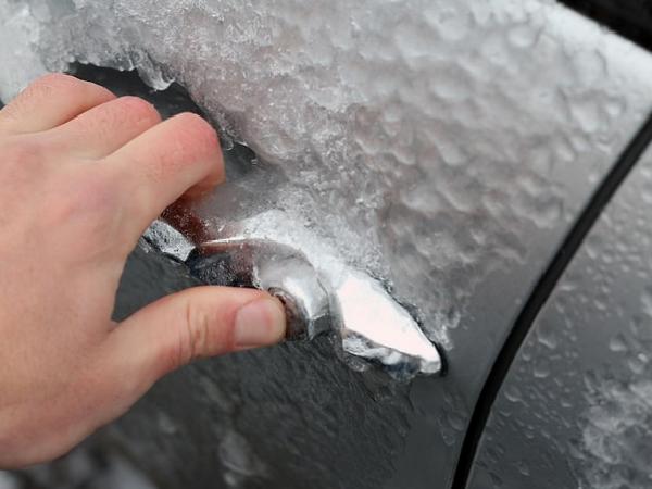 Dondmuş Otomobil Kapılarını Güvenli ve Etkili Şekilde Açma Rehberi