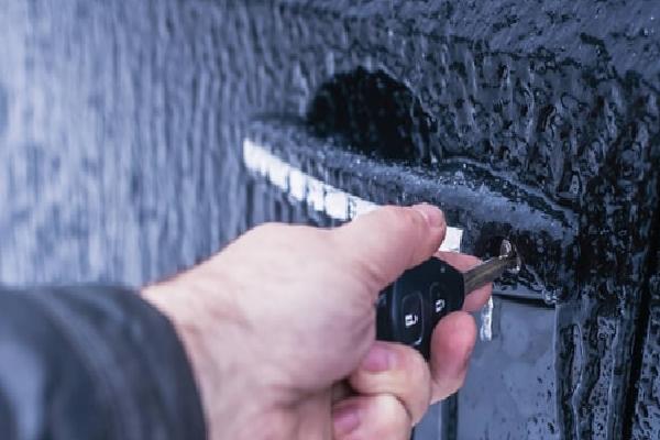 Dondmuş Otomobil Kapılarını Güvenli ve Etkili Şekilde Açma Rehberi