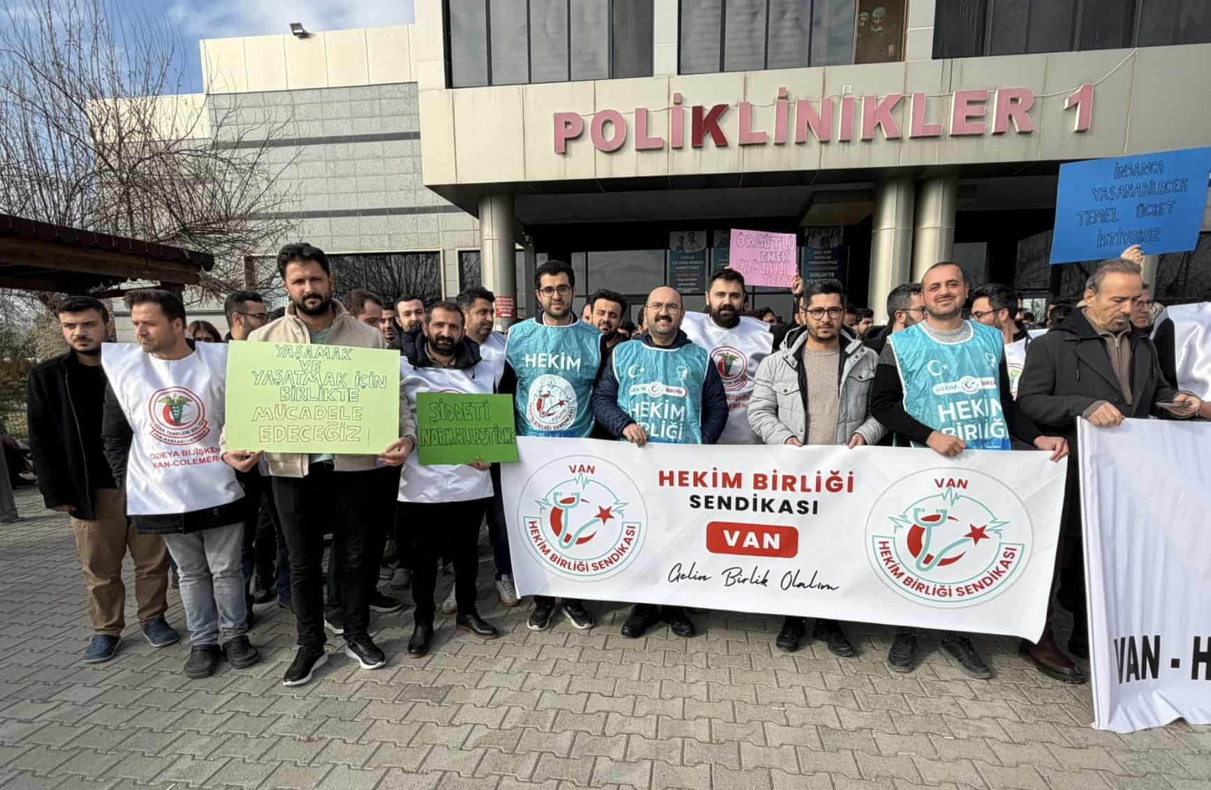 Görüş ve Talepler: Asistan Hekimlerin Çalışma Koşulları ve Hasta Güvenliği İçin Acil Çağrı