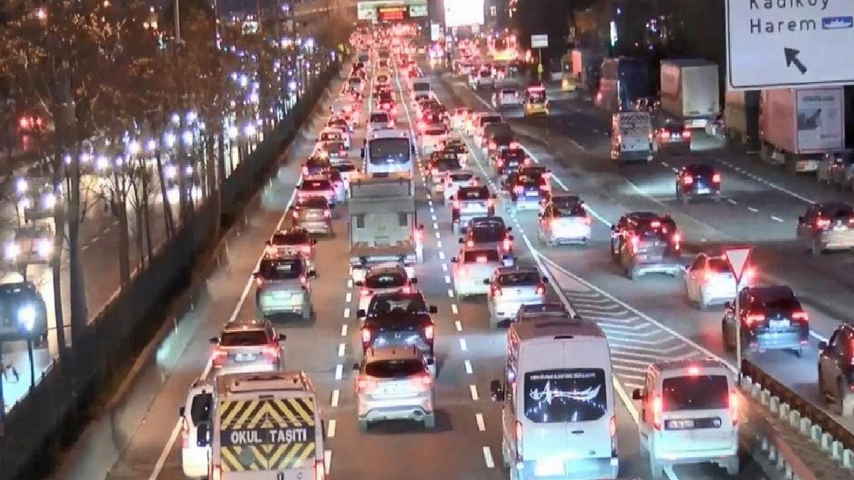 İstanbul Trafik Durumu: Yoğunluk Genel Seviyede %65’e Ulaştı