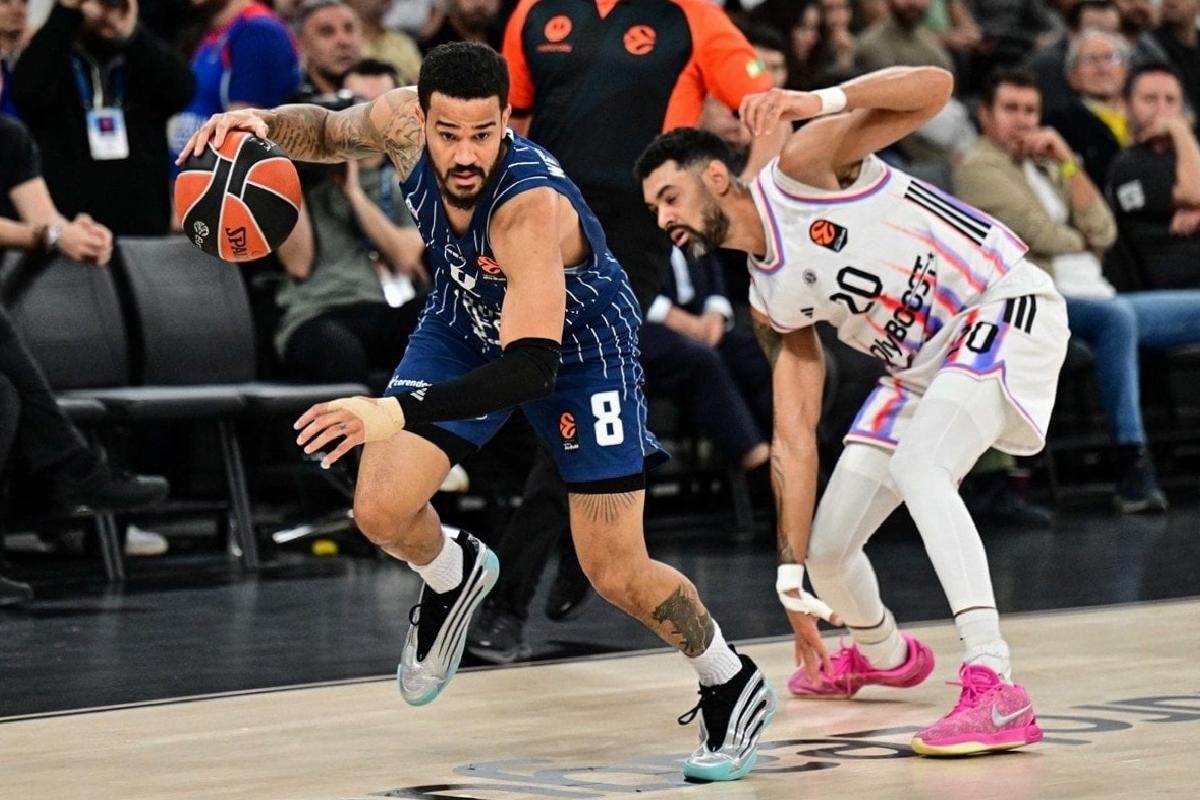 Anadolu Efes ve Paris Basketbol Karşılaşması: Skor ve Oyuncu Keyfi