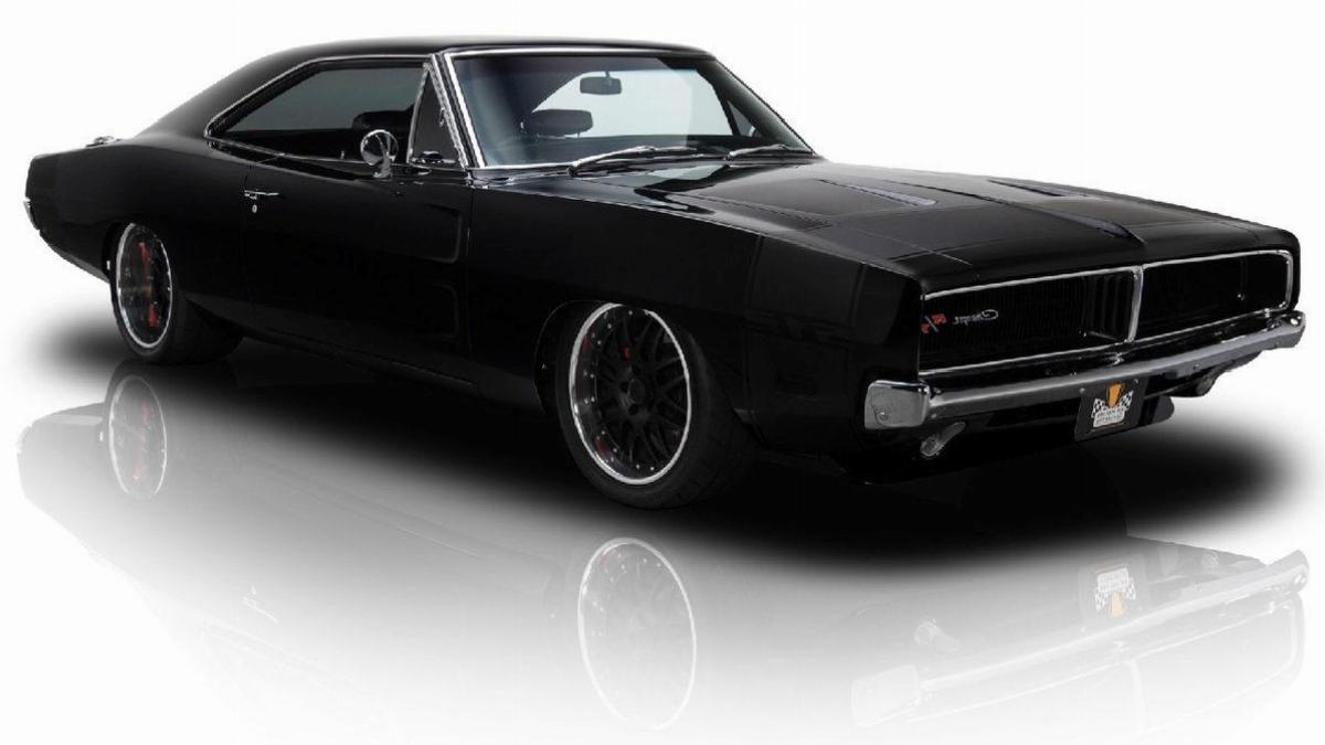 Çarpıcı Tasarımları ve Özellikleriyle Büyüleyen Kült Amerikan Otomobilleri