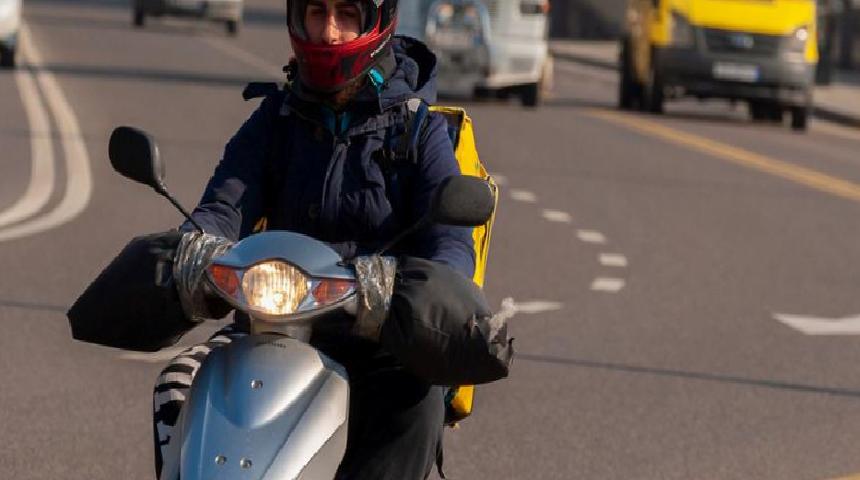 Siparişler Aksayacak mı? Kuryelerin Maaş Tartışması ve Kontak Kapatma Uyarısı