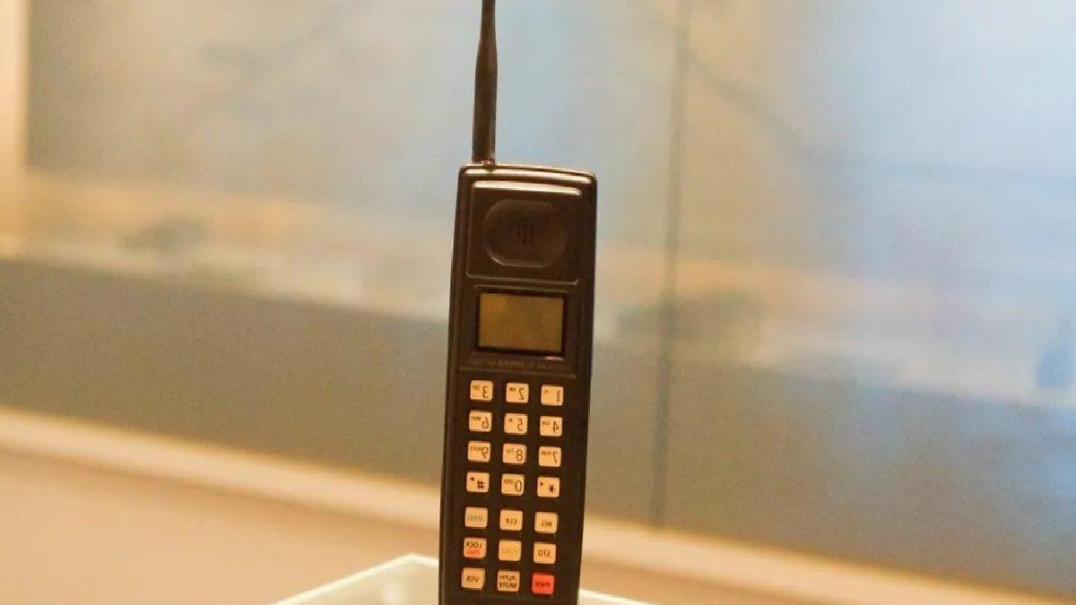 Web Sayfasında Yayınlanacak Benzersiz Başlık: Bugün Sektörü Kasıp Kavuran Markaların Ürettiği İlk Telefon Modelleri (Bazılarına Şaşıracaksınız) – Türkçe Başlık ile Öne Çıkan Hikâye