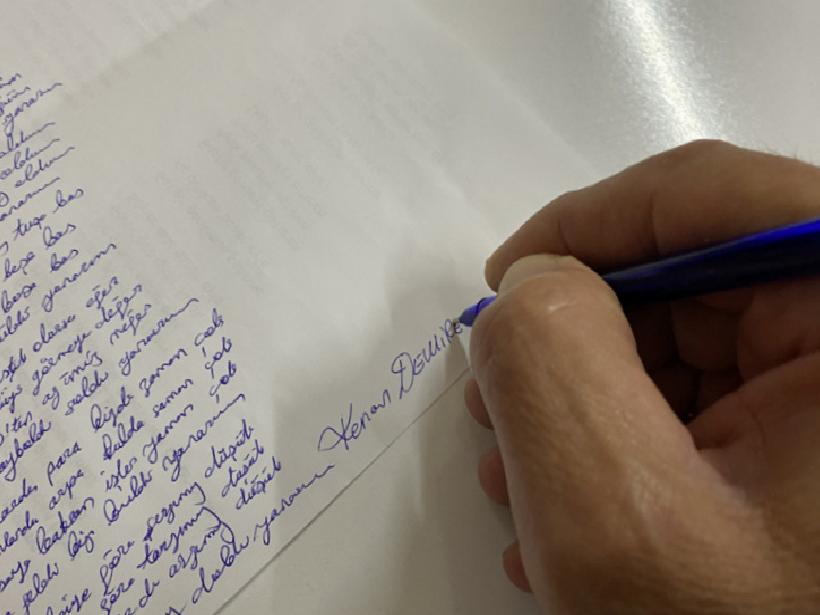 Yanarım: Kenan Demirel’in Telefonsuz Günlerin Şiirsel Portresi