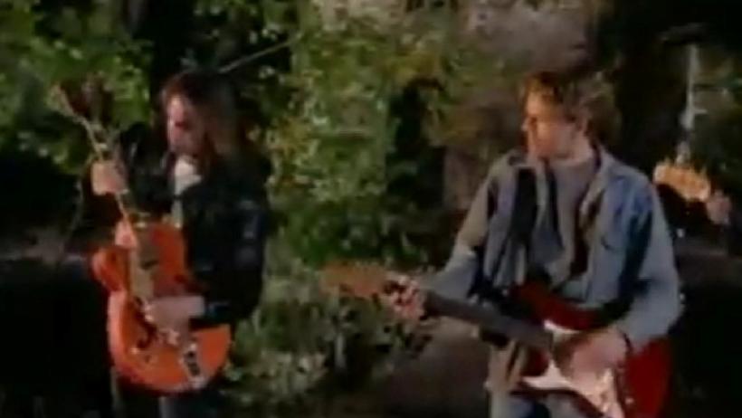 90’ların Efsane Klibindeki Ev Şu Anda Satışta: Türkiye’nin Nostaljik Buluşması