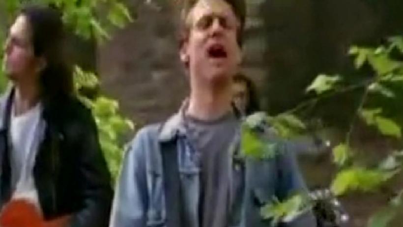 90’ların Efsane Klibindeki Ev Şu Anda Satışta: Türkiye’nin Nostaljik Buluşması