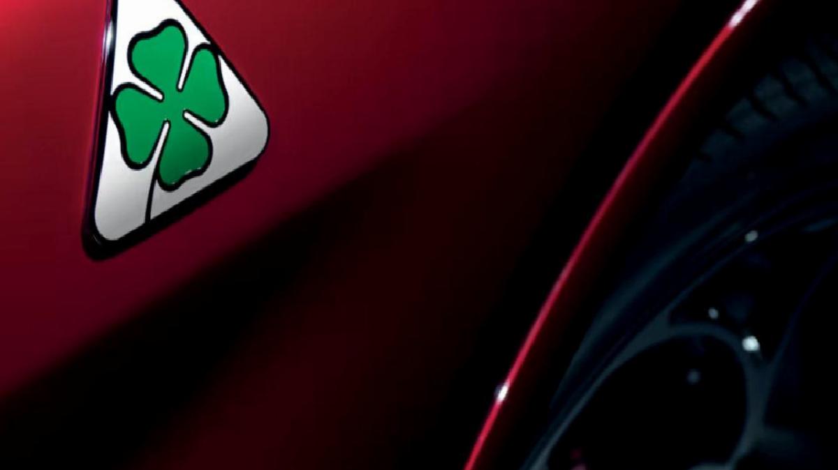 Alfa Romeo’nun Gökyüzünü Aydınlatan Dört Yapraklı Yonca: Simgesi Ne, Niye Bu Kadar Üstün?