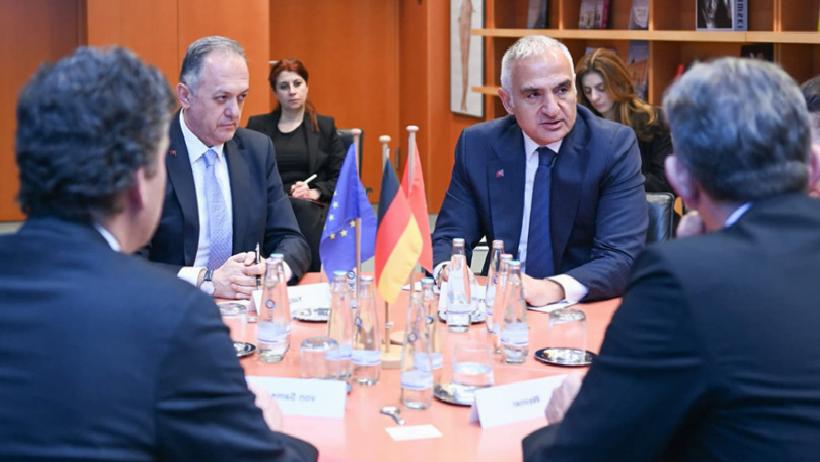 Bakan Ersoy ile Alman Bakan Weimer Sergi Öncesi Görüştü: Anlık Buluşma Detayları