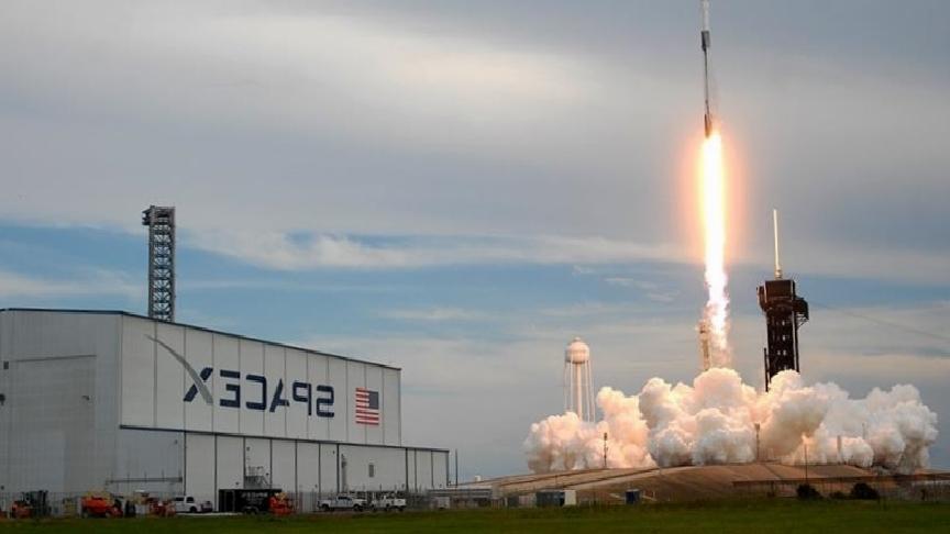 Elon Musk Rotayı Değiştirdi: Mars’a Gitmek Yerine Aya Gidecek