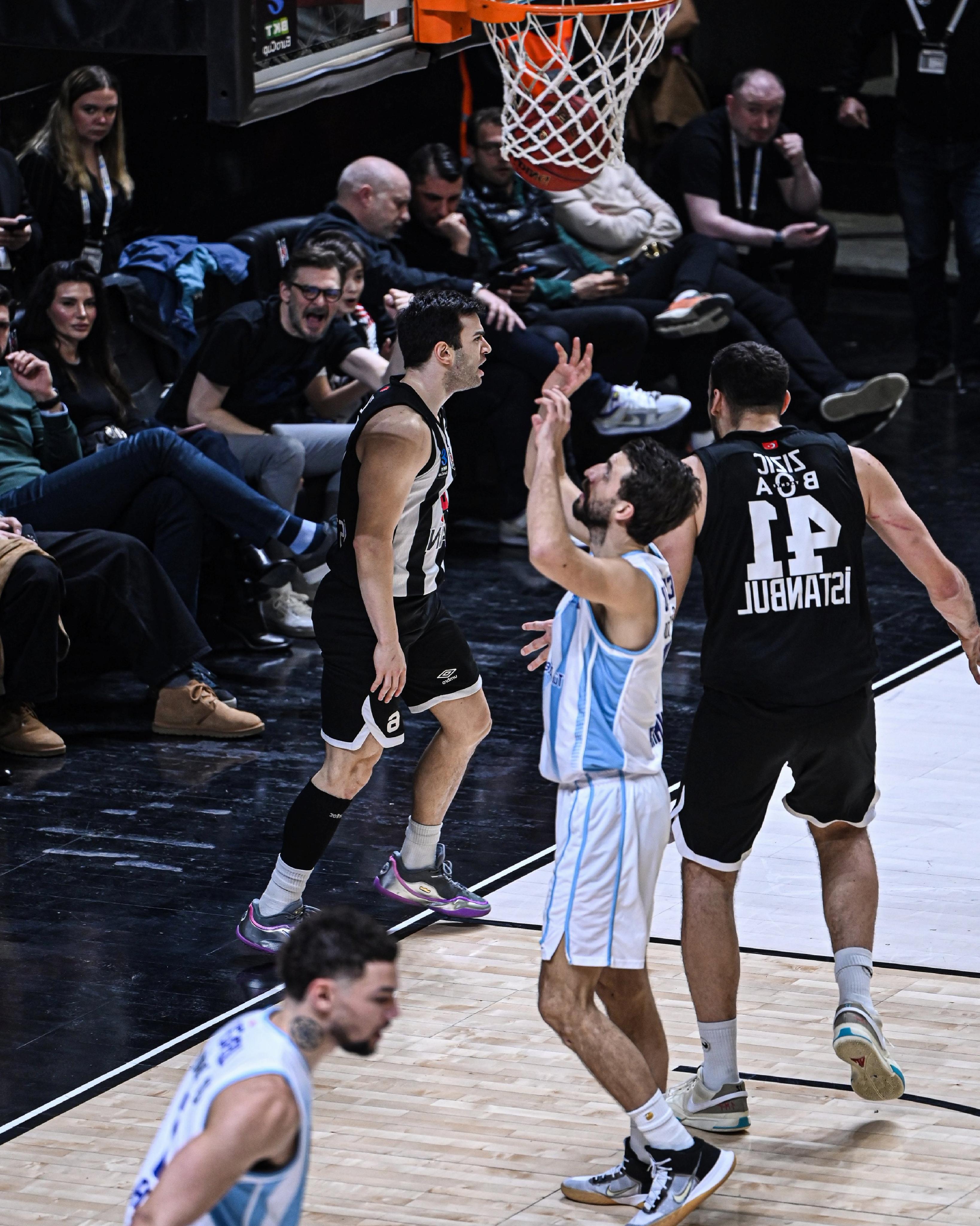 EuroCupta Türk derbisini kazanan Beşiktaş çeyrek finalde