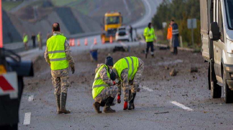 F-16 Kazasına Şahit Olan Tır Şoförü Anlatıyor: Parçalar Önüme Düştü