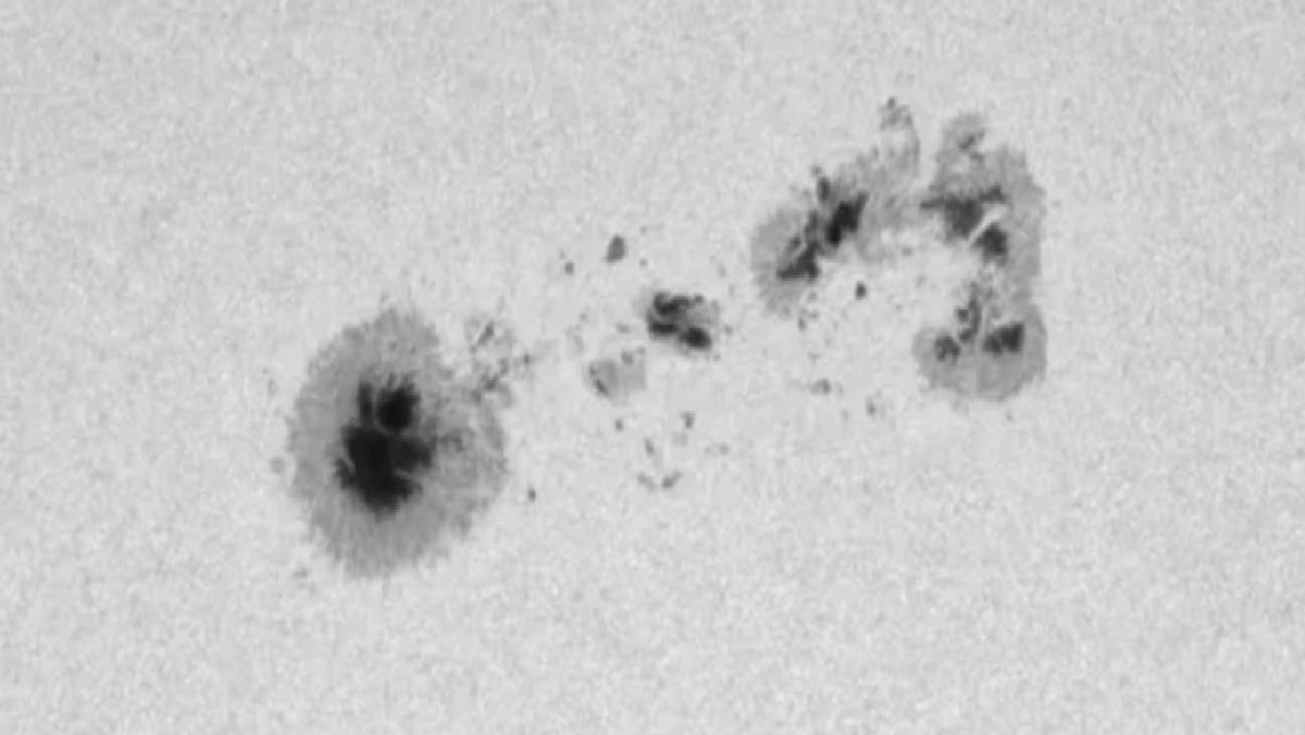 Güneşte Dünyadan 15 Kat Daha Büyük Leke Ortaya Çıktı - Yeni Keşif ve Gelişmeler