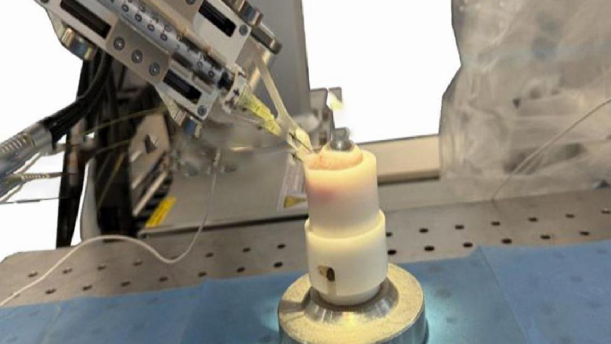 İnsanlardan Daha Hassas Göz Ameliyatı Yapabilen Robot Geliştirildi: Yenilikçi Göz Cerrahisi Teknolojisi