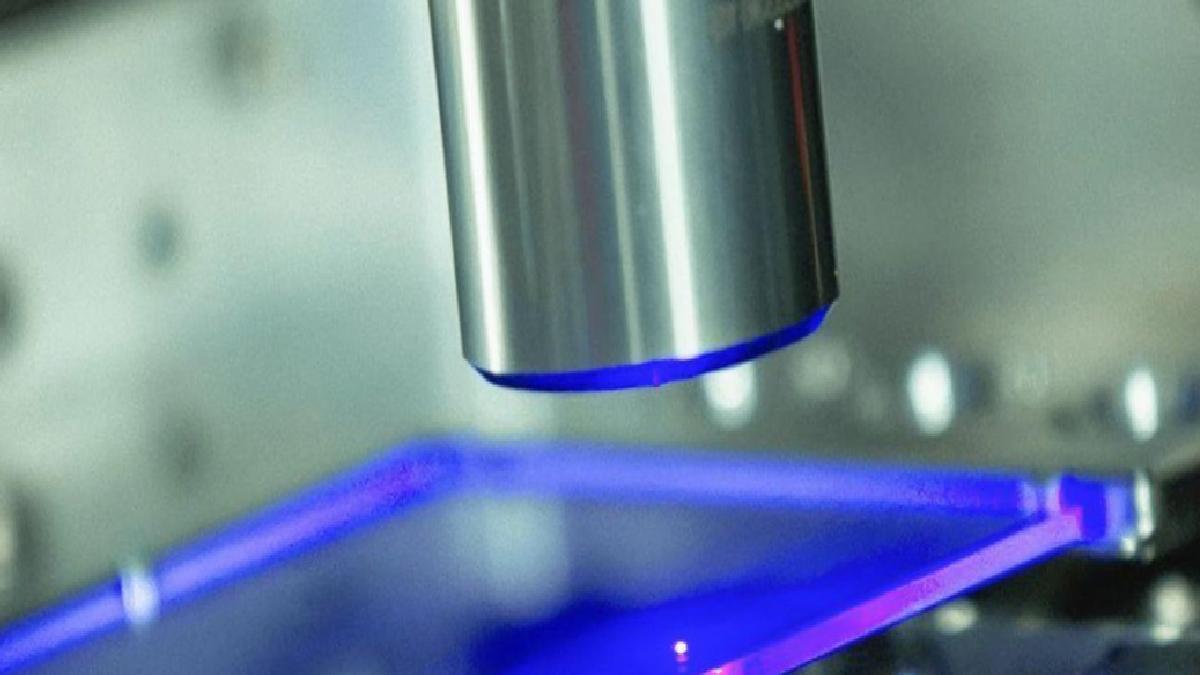 Microsofttan Veri Depolama Devrimi: Bu Cam Çipler 10.000 Yıl Boyunca Terabaytlarca Veri Depolayabiliyor!