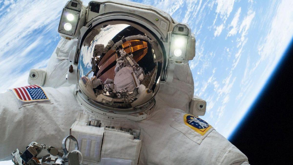 NASA Astronotları Uzaya Telefonla Götüreceğini Açıkladı: Ay Görevine Telefonla Gidecekler