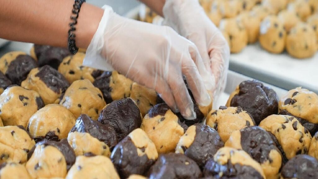 Ünlü Kurabiye Zinciri Kafelerini Kapattı ve İflas Koruması İstedi