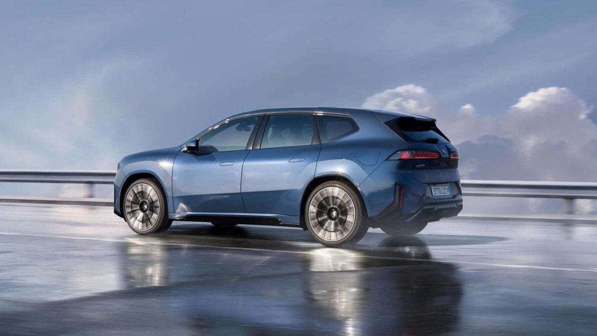 Yeni BMW iX3 50 xDrive Türkiye'de Satışa Çıktı: Fiyatlara Şaşıracaksınız