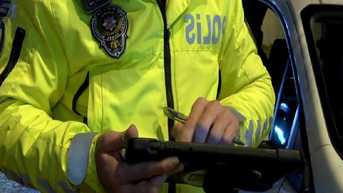 Yeni Trafik Cezaları Resmî Gazetede Yayımlandı: Sürücüleri Bekleyen Yeni Kurallar ve Uyarılar