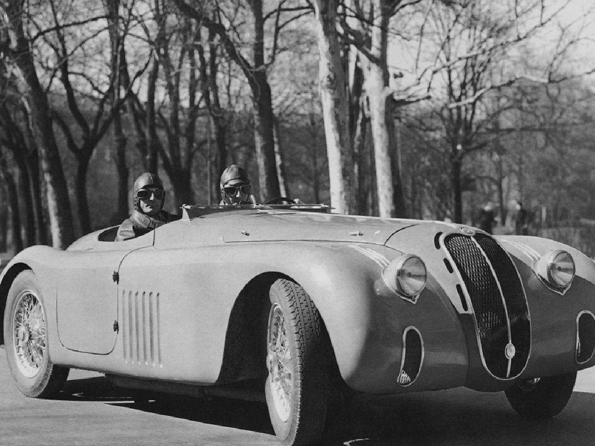 Alfa Romeo’nun Her Modelinde Üçgen Izgara Kullanımının Estetik ve Mühendislik Harikası Sebebi