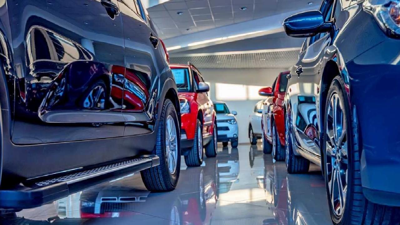 Bayram Öncesi Hareketlilik: Altınını Bozduranlar Otomobile Koşuyor