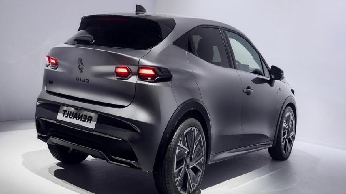 Clio 6 Alınır mı? Clio 5'ten 6'ya Geçmeye Değer mi? Tüm Detaylarıyla Açıkladık