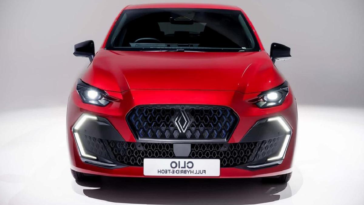 Clio 6 Alınır mı? Clio 5'ten 6'ya Geçmeye Değer mi? Tüm Detaylarıyla Açıkladık