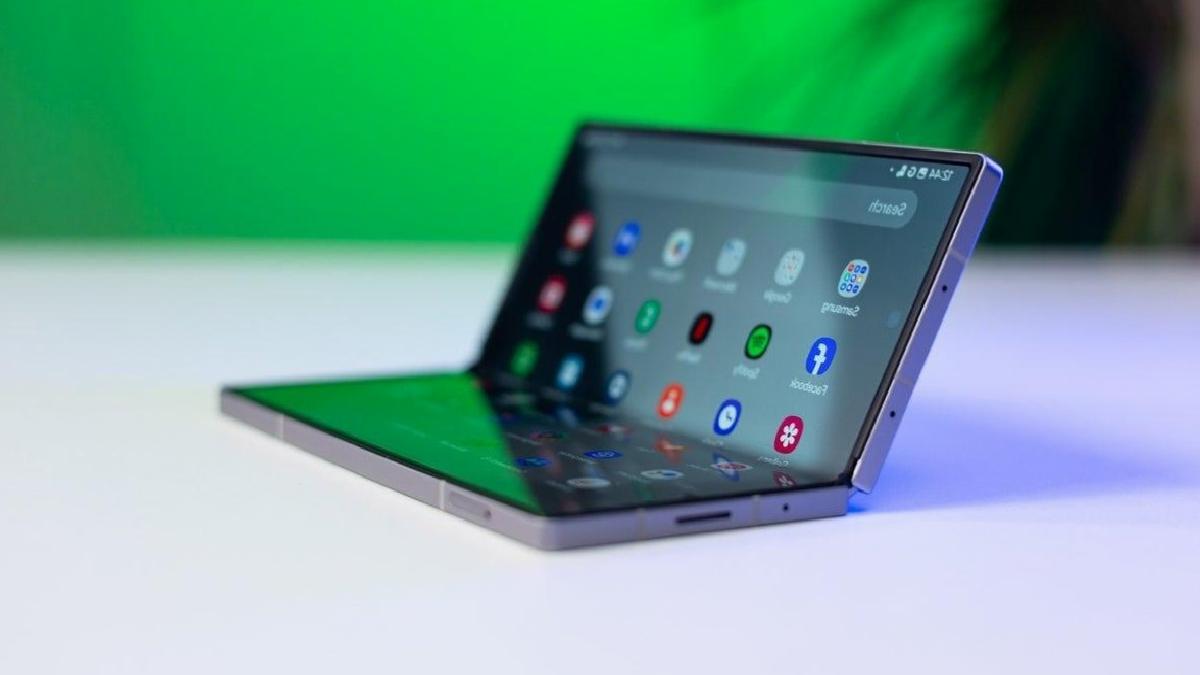 Galaxy Z Wide Fold Özellikleri Sızdı: Galaxy Z Fold 7’nin Tahtını Could Alabilir mi?