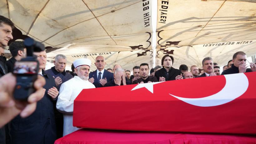 İlber Hoca’yı Binlerce Kişi Uğurladı: Türkiye’nin Kalbine Gömüldü