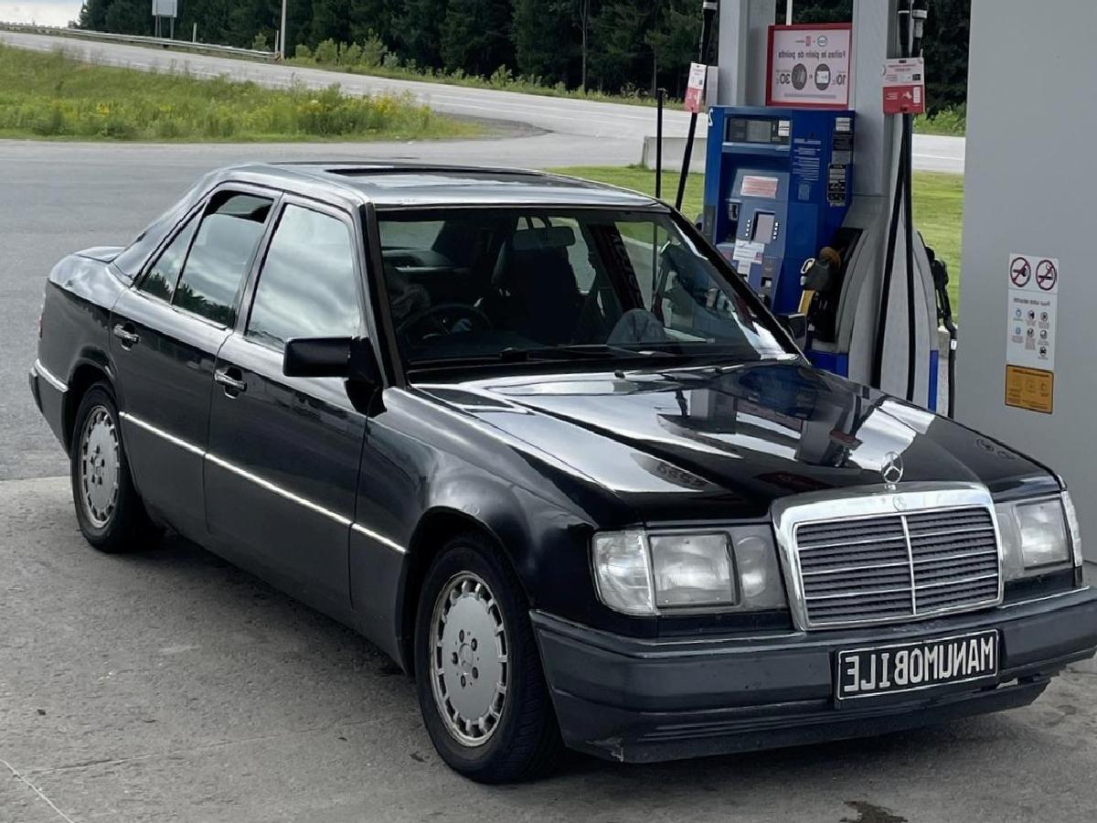 Mercedes W124’te Neden Sadece Tek Silecek Vardı? Ah O Eski Mercedesler Dedirten Cevap…
