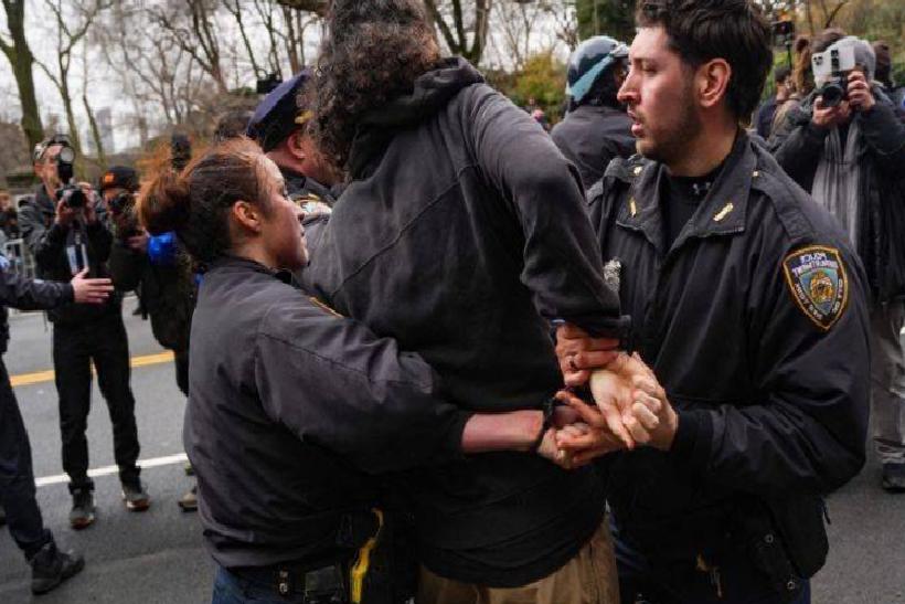 New York’ta Mamdani’nin Konutuna Bombalı Saldırı Girişimi: Gözaltına Alınan Şüphelilerden Biri Türk Kökenli