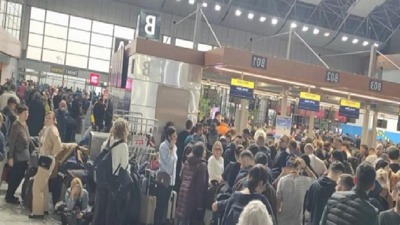 Sabiha Gökçen Havalimanı’nda Hava Engeli: 127 Uçuş İptali