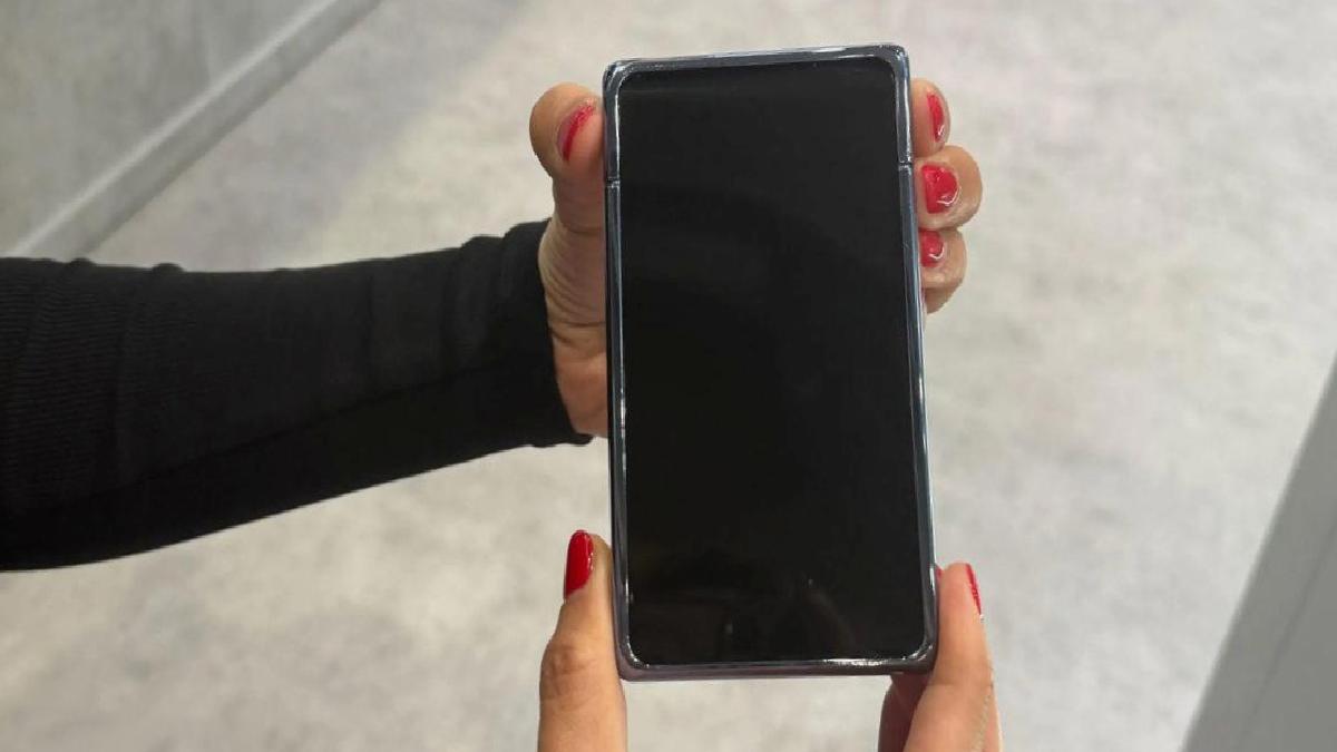 Samsung Yeni Kaydırılabilir Ekranlı Telefon Konseptini Görüntüledi: İlk Bakış