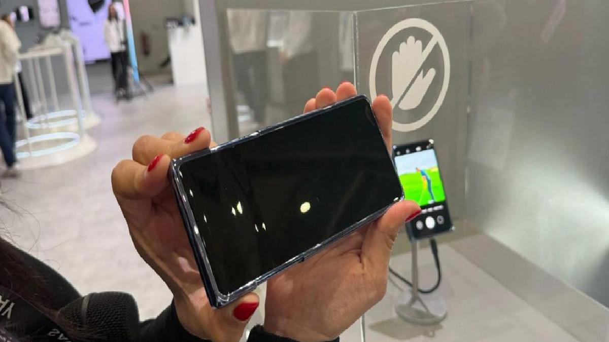 Samsung Yeni Kaydırılabilir Ekranlı Telefon Konseptini Görüntüledi: İlk Bakış