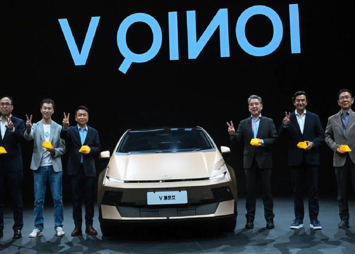 600 Kilometre Menzilli Hyundai IONIQ V Tanıtıldı