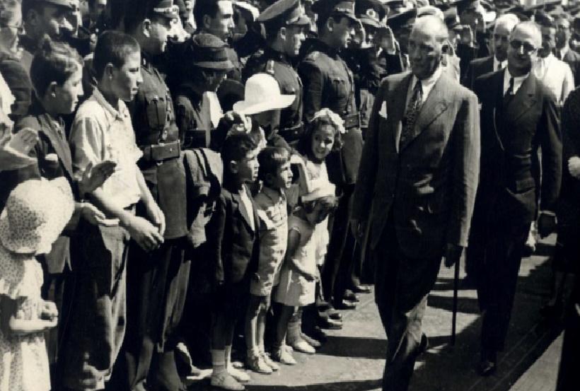 Esaretten Özgürlüğe: 23 Nisan - Türkiye Cumhuriyeti'nin 106 Yıllık Gururu