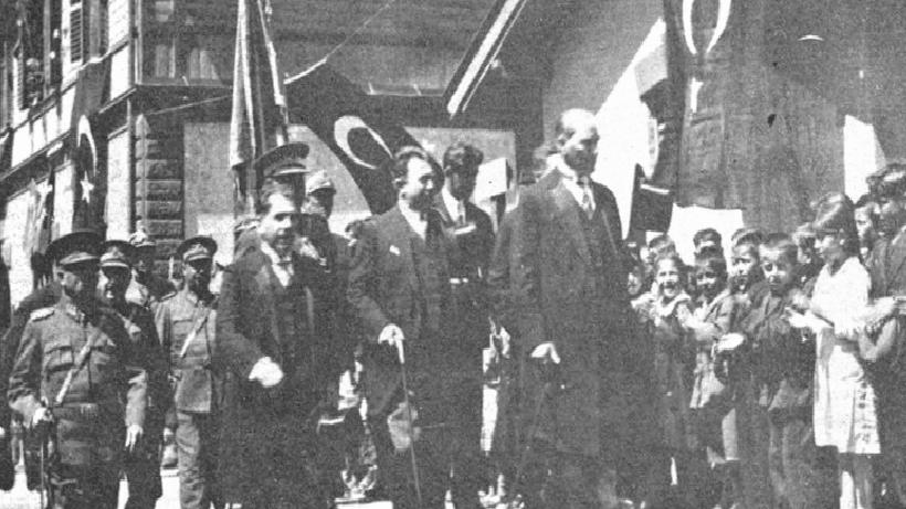 Esaretten Özgürlüğe: 23 Nisan - Türkiye Cumhuriyeti'nin 106 Yıllık Gururu