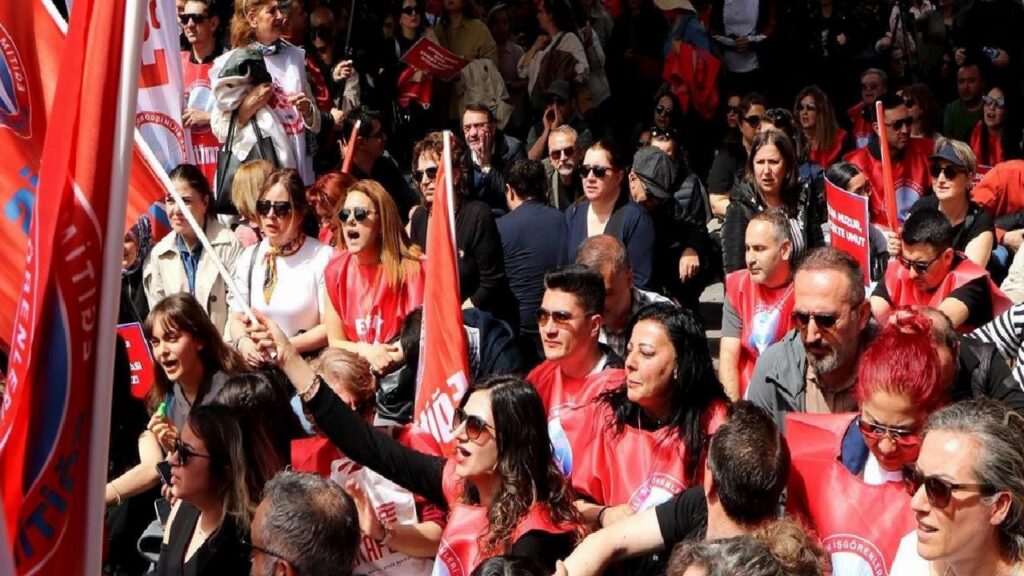 İkinci Saldırı Sonrası Öğretmenlerden Grev Uzatma Kararı