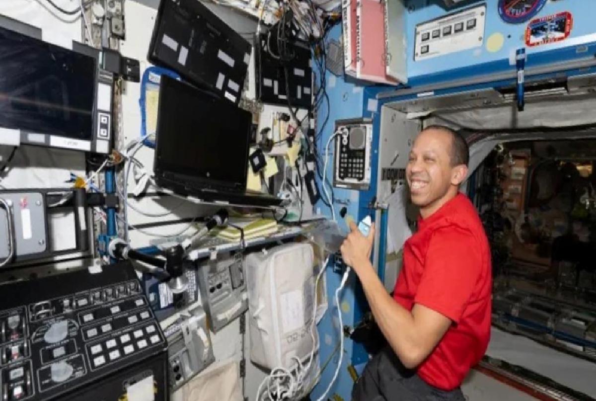 NASA, ISS’teki Astronotların Laptoplarını Yeniledi: Özellikler ve Benzerlerinin Türkiye Fiyatı