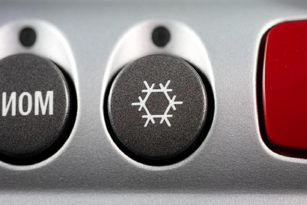 Şanzımandaki Kar Tuşu Nedir ve Nasıl Çalışır? (Güvenli ve Genel Bilgilendirme)