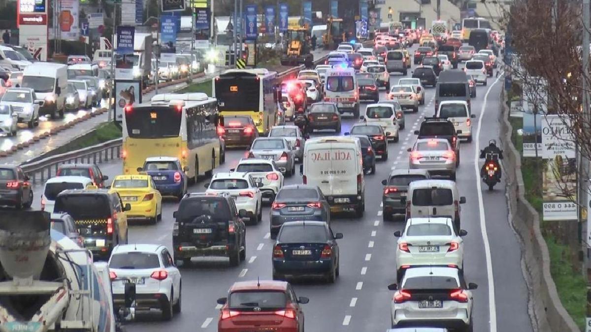 Sürücüler İçin Açıklayıcı ve Eşsiz: Türkiye’de Uygulanan Kırmızı Yol Nedir, Ne Anlama Gelir ve Ne İşe Yarar?