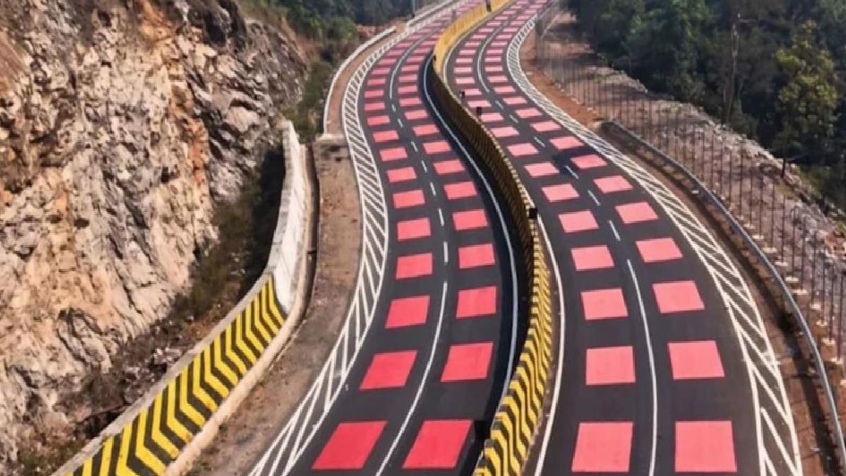 Sürücüler İçin Açıklayıcı ve Eşsiz: Türkiye’de Uygulanan Kırmızı Yol Nedir, Ne Anlama Gelir ve Ne İşe Yarar?