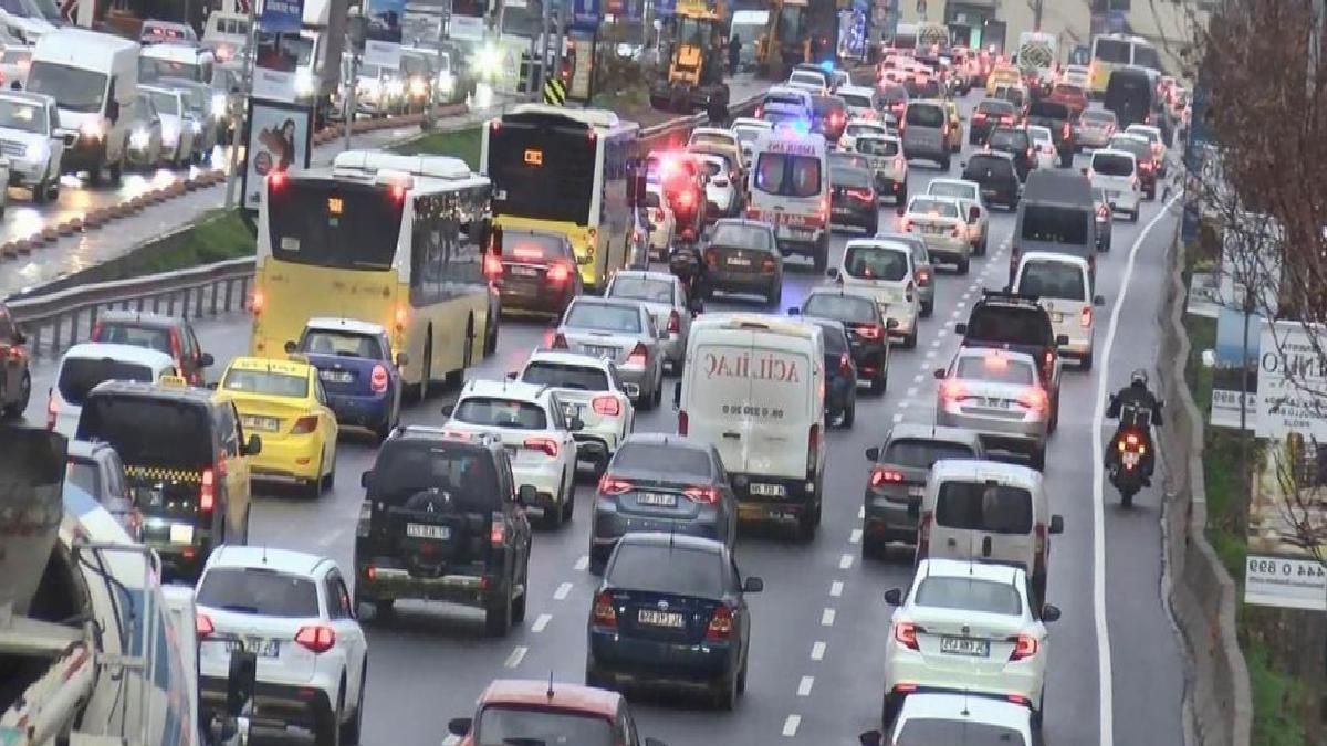 Sürücüler İçin Kırmızı Yol Nedir: Anlamı ve Ne İşe Yarar?