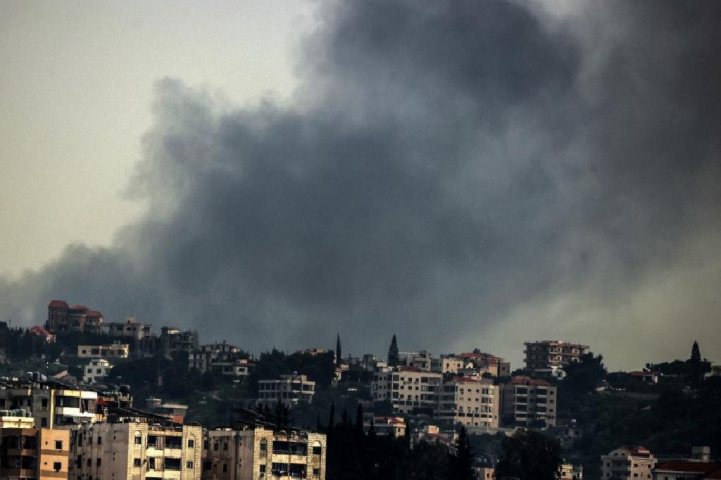 Trump, İsrail ve Lübnan arasında 34 yılın ardından ilk doğrudan temasını duyurdu