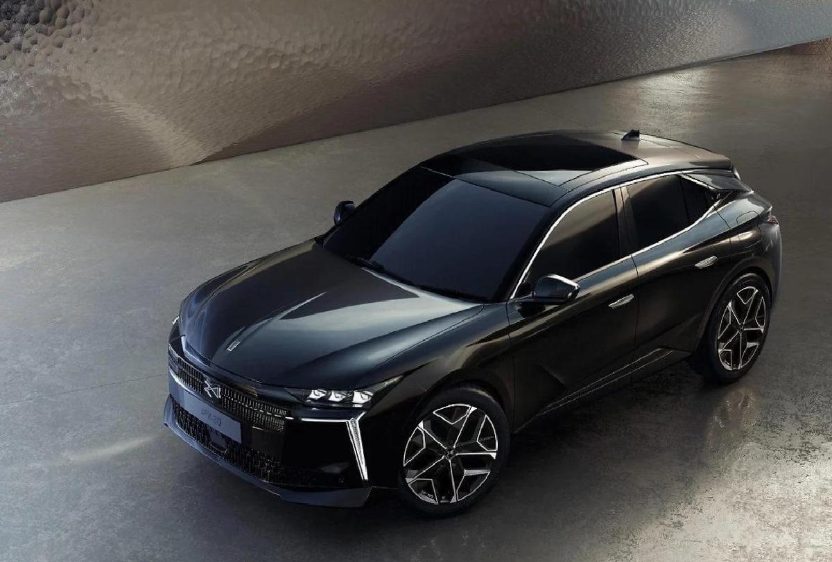 Türkiye'de Büyüleyen DS N°4: İşte Fiyatı ve Tasarımının Sırları