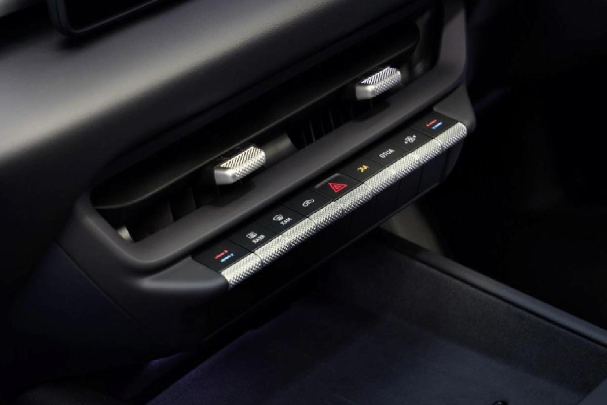 Volkswagen ID.3 Neo Duyuruldu: Yeni Tasarım, Fiziksel Tuşlar ve 630 Km’ye Varan Menzil - Web İçeriği İçin Özgün Başlık