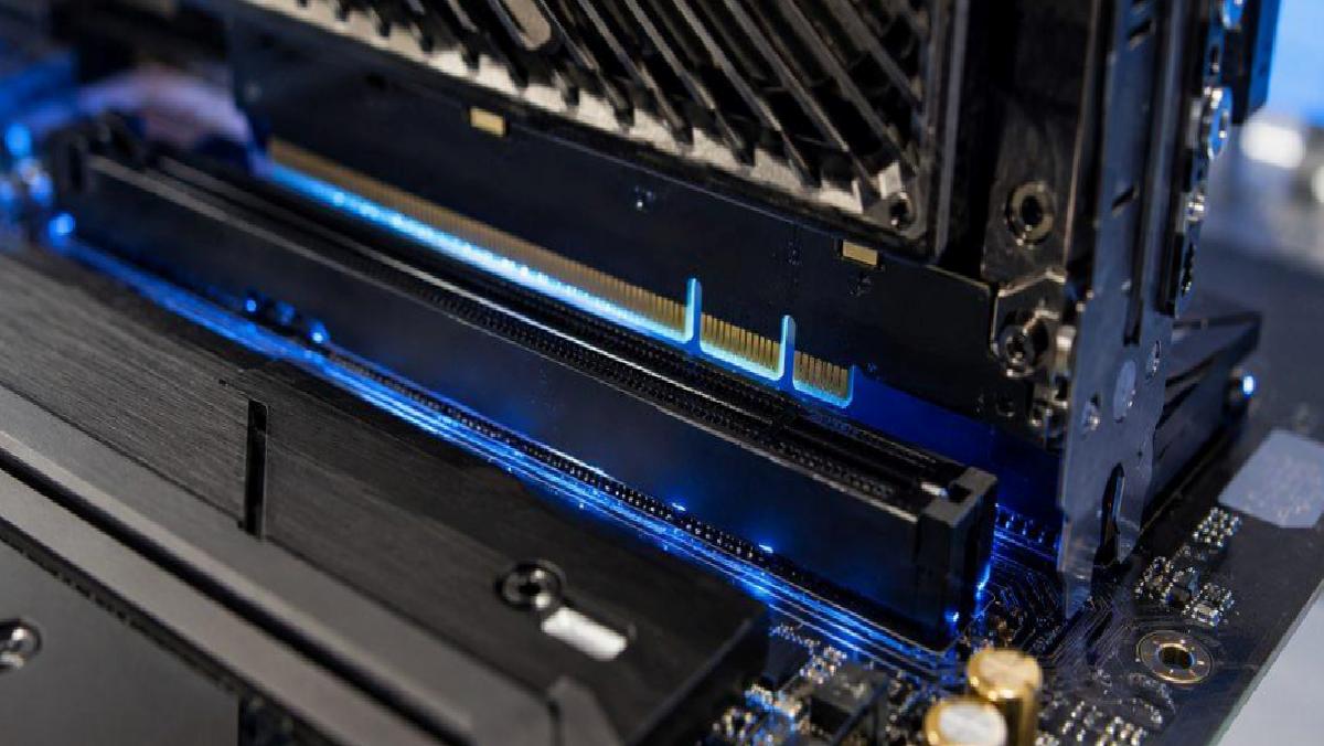 PCIe 8.0’ın İlk Taslağı: Saniyede 1 TB Veri Aktarabilecek Bennett?